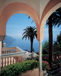 Xtrallusion offers characteristic Bed and Breakfast, B&B, Guest House, Hotel, Albergo and Country Lodge accommodation in Italy. Plus independent self-guided Walking, Adventure, Activity, Skiing and Paragliding Holiday itineraries on the Italian Rivieras, in the Italian Lakes, in the Italian Alps and in some of the most beautiful corners of Italy.